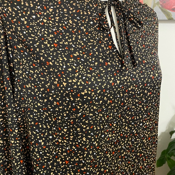 Brand New with Tag . Banana Republic Blouse - Picture 3 of 4